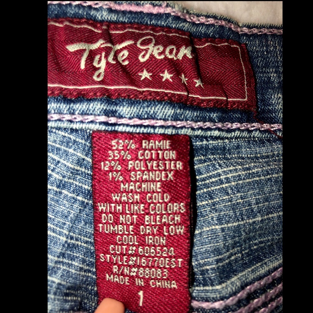 BOGO 50% OFF ALL BOTTOMS! Blue jeans with pink threading!👖 - Picture 5 of 6